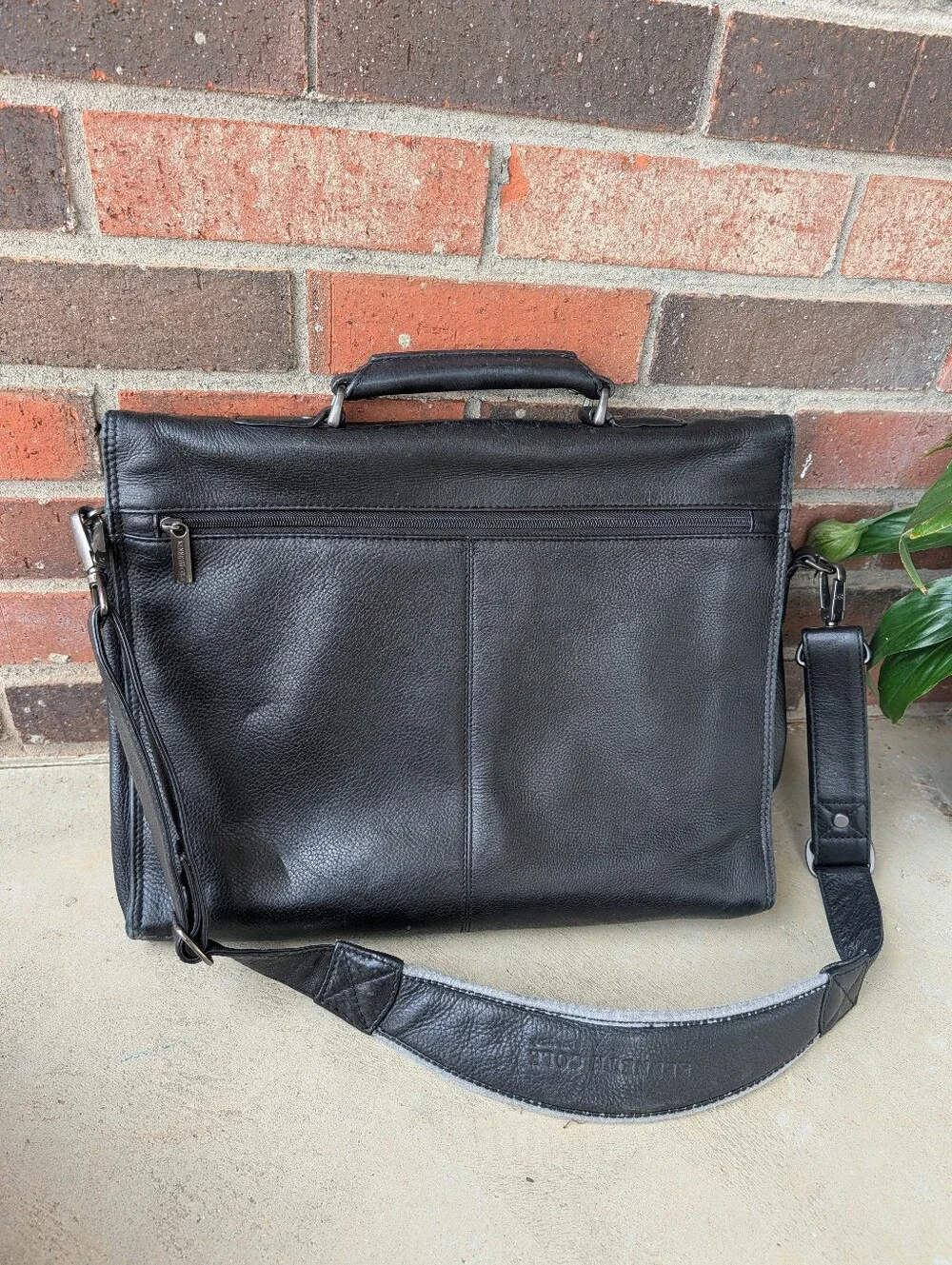 Vintage Y2K Kenneth Cole Pebble Leather Messenger Briefcase Crossbody, Black
